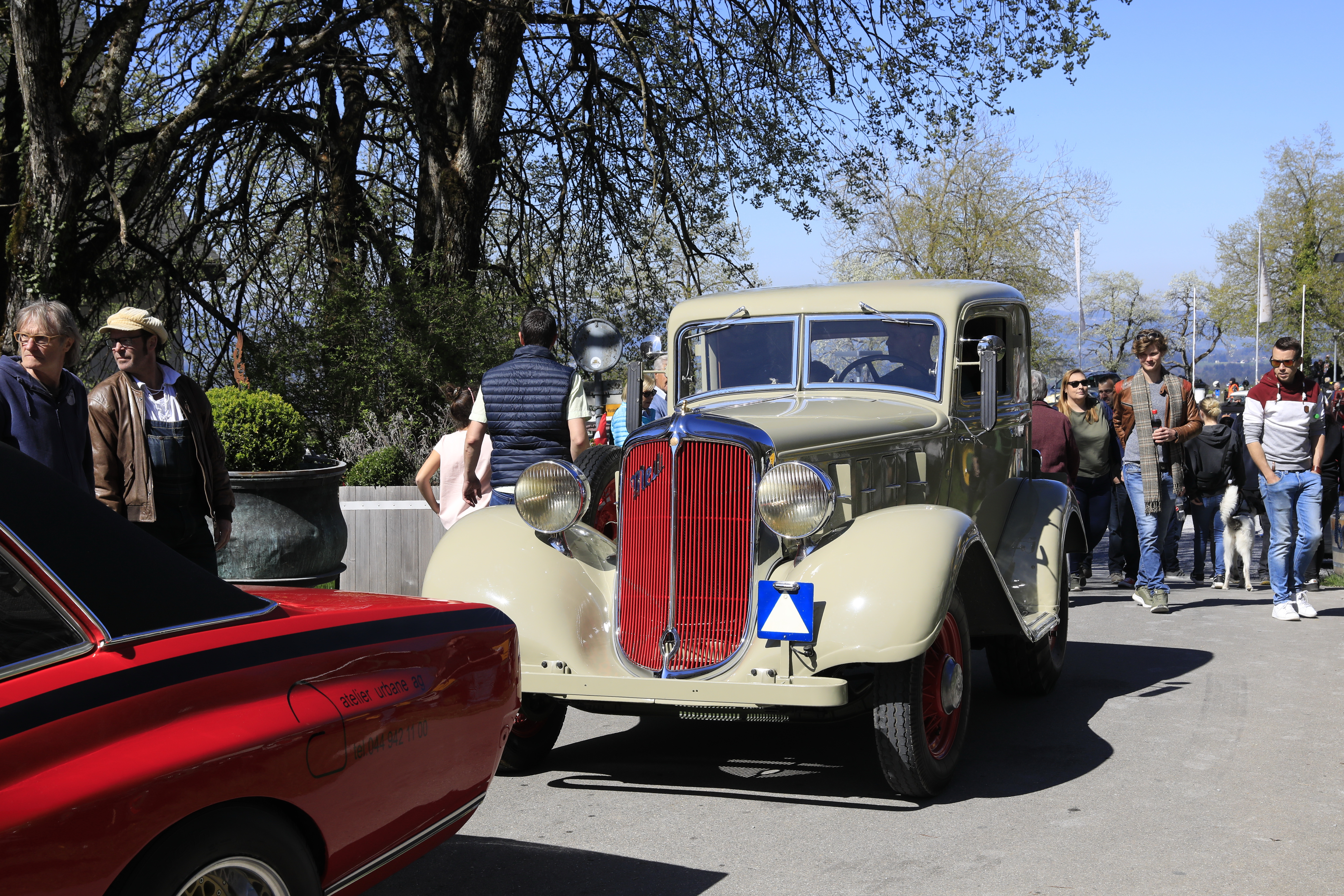 grauer Oldtimer