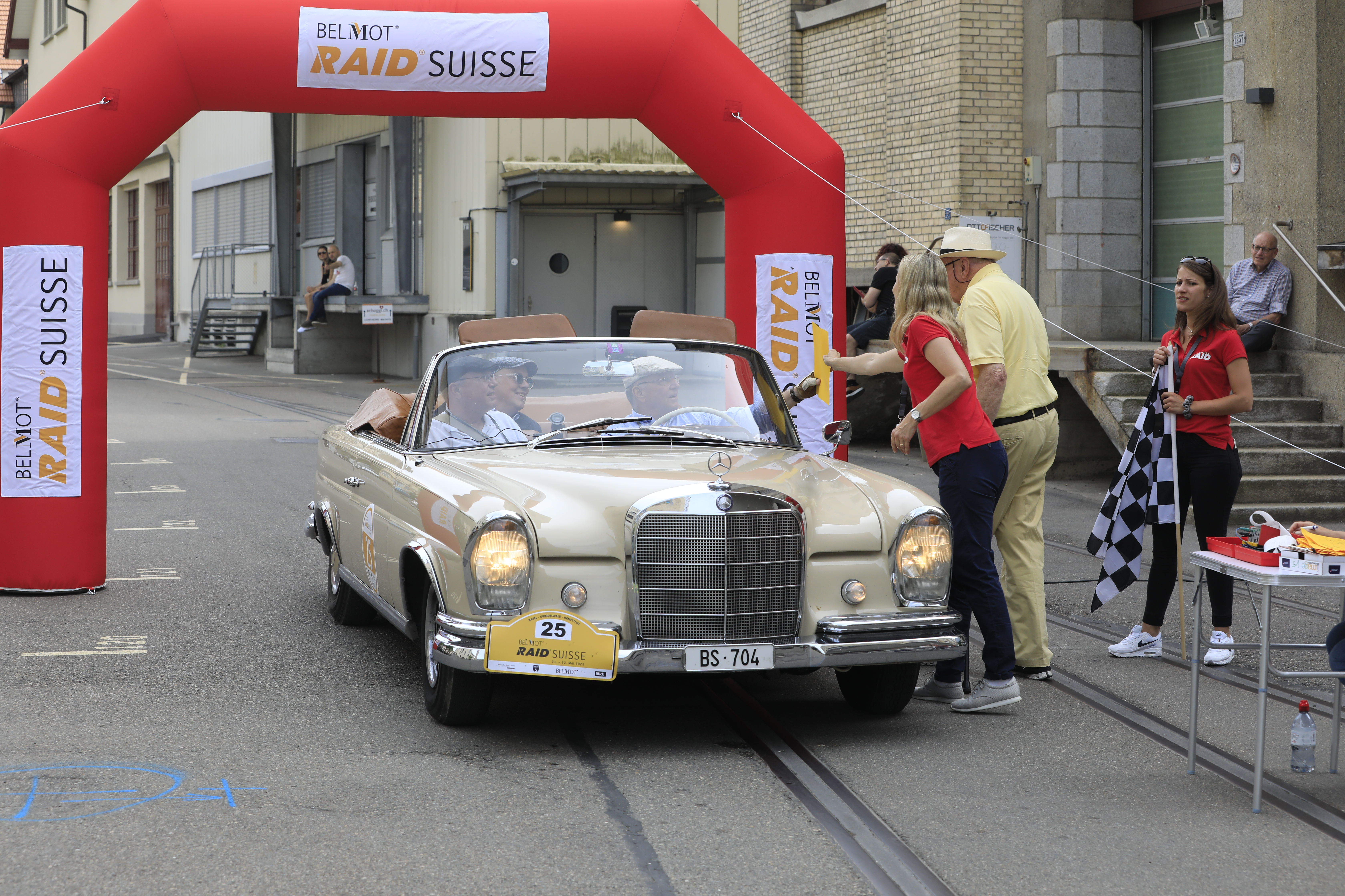 Oldtimer Mercedes am Start