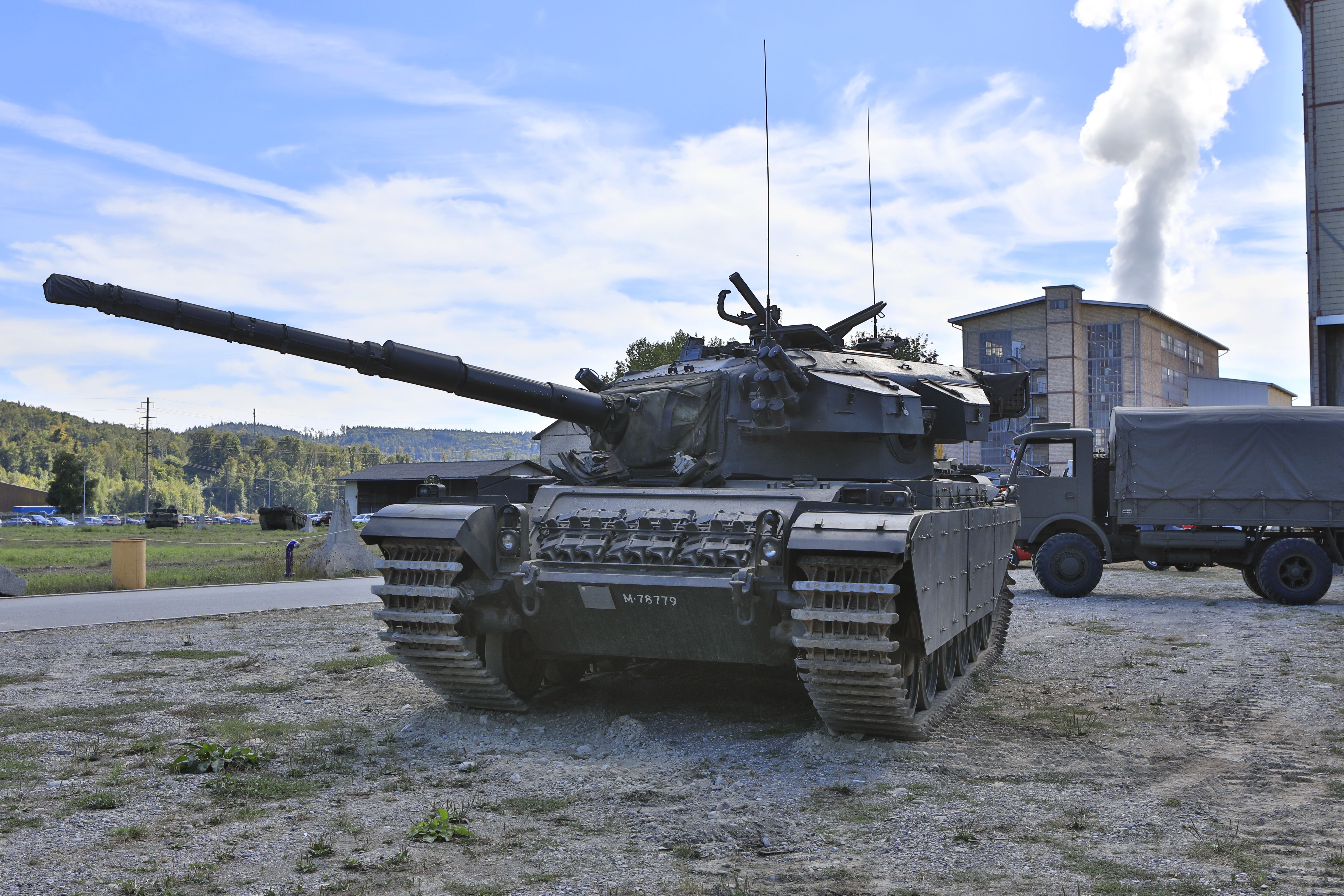 Panzeraufmarsch vor dem Panzerweekend