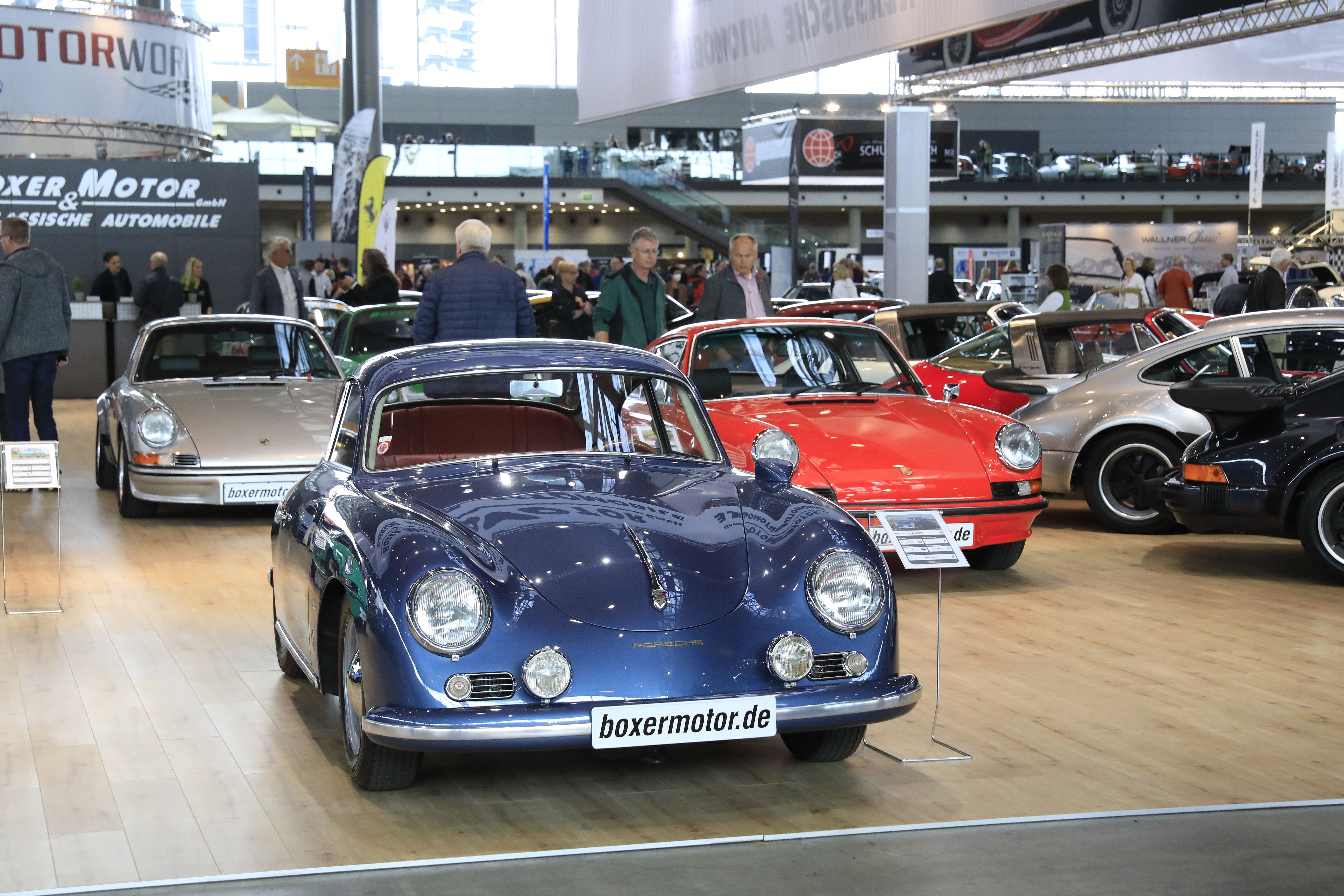 blauer Porsche Klassiker