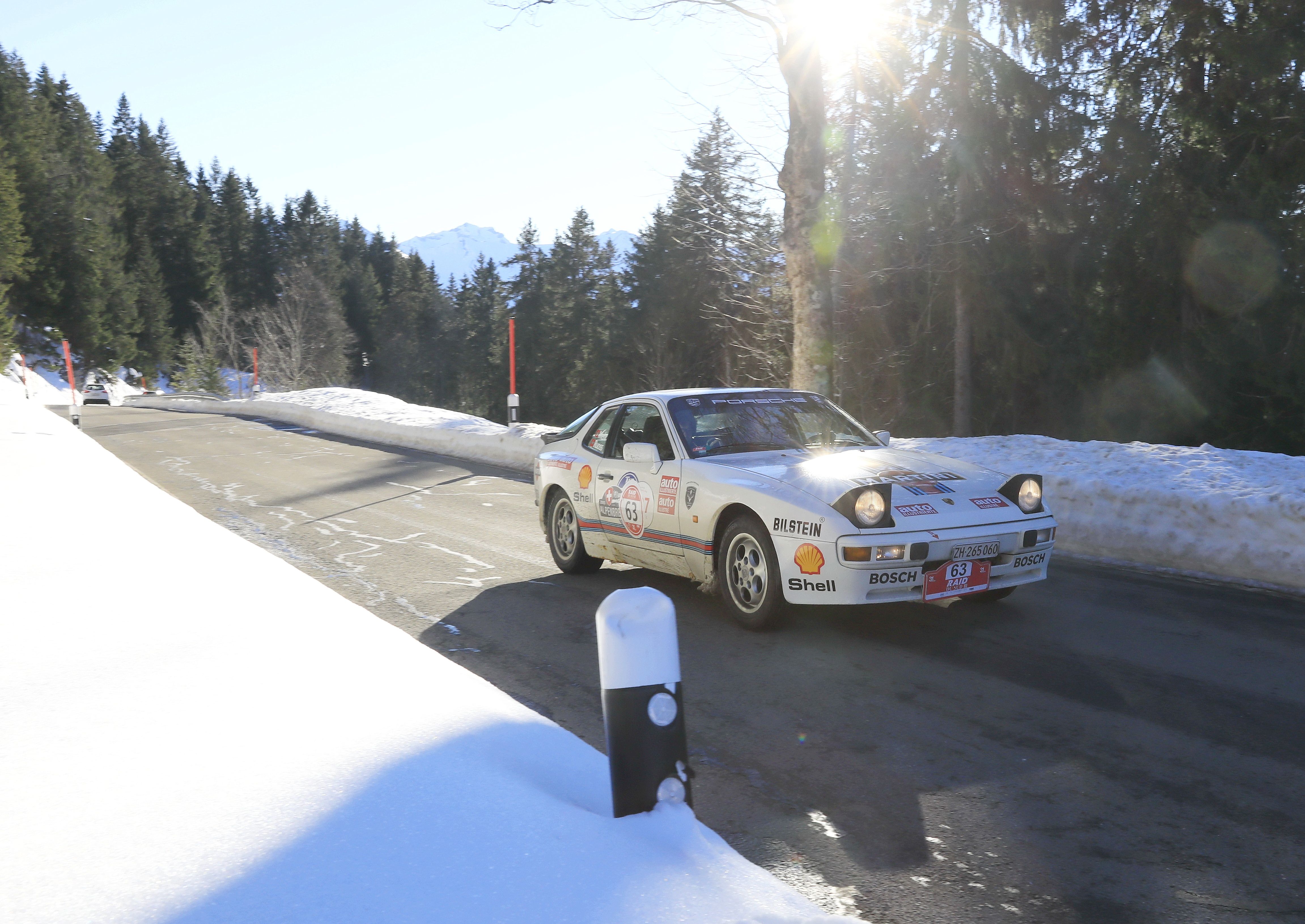weißer Rallye Porsche
